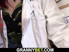 Pijpbeurt, Oudere vrouw, Diep in de keel, Masturbatie, Rijpe lesbienne, Moeder die ik wil neuken, Realiteit, Stiefmoeder