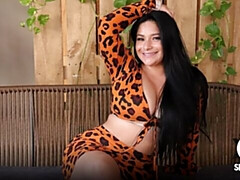 Grosser arsch, Grosser schwanz, Grosse titten, Blasen, Braunhaarige, Hundestellung, Milf