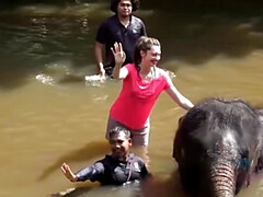 Amateur, Brunette brune, De plein air, Pisser, Pov, Douche, Fumer, Nénés