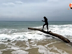 Amateur, Plage, Brunette brune, Tir de sperme, En levrette, Naturelle, Pov, Chaussettes