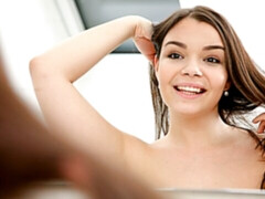 Amateur, Cuarto de baño, Culo grande, Morena, Penetracion con dedos, Tetas naturales, Flaco, Solo