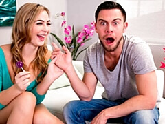 Gros cul, Grosse bite, Gros seins, Sucer une bite, En levrette, Seins naturels