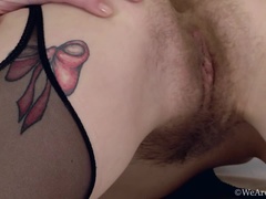 Culo, Peludo, Lencería, Masturbación, Pelirrojo, Medias largas, Tatuaje