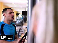 アメリカ人, デカ尻, デカチン, デカパイ, フェラチオ, エロ熟女, 顔面騎乗, 叫ぶ