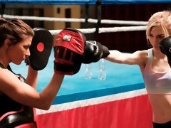 Cunnilingus, Rubia, Penetracion con dedos, Lesbiana, Lamidas, Masturbación, Deporte, Strapon