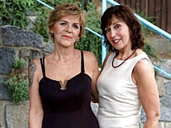 Любители, Большая жопа, Большой член, Большие сиськи, Минет, Собачьи, Зрелые, Втроем