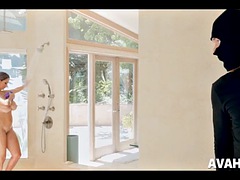 Gevangen, Moeder die ik wil neuken, Douche