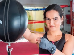 Anaal, Dubbele penetratie, Zoenen, Man man vrouw, Geschoren, Sportoefening, Trio, Tieten likken