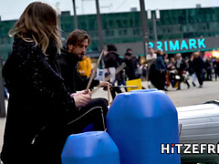 Blond, Seksspeelgoed, Masturbatie, Openbaar, Kut duiken, Sokken, Alleen, Tieten likken