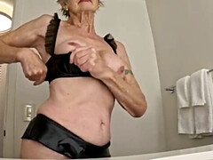 フェラチオ, 足, 足コキ, ホテル, 熟年, 淫乱熟女, ナイロン, ストッキング