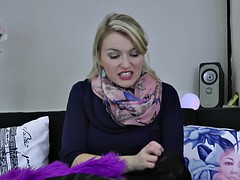 Alicia wears Fiore Agnes tights