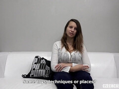 Grosse titten, Braunhaarige, Vollbusig, Freundin, Lesbisch, Natürlichen titten, Pov, Titten