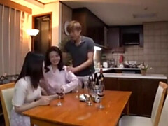 Anal, Famille, Maman, Chatte, Belle mère, Adolescente, Nénés, Vierge