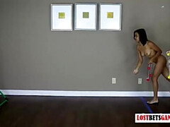 Leie, Tussi, Blondine, Spiele, Interrassisch, Masturbation, Sich ausziehen, Spielzeuge