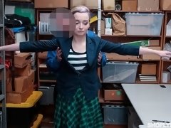 Arsch, Blondine, Blasen, Geschnappt, Handjob, Jungendliche (18+), Titten, Uniform