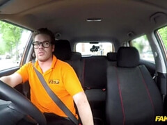 Leie, Grosse titten, Blasen, Auto, Hundestellung, Aufs gesicht abspritzen, Pov