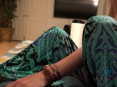 Sucer une bite, Petite amie, Branlette thaïlandaise, Piercing, Rasée, Maigrichonne, Allumeuse, Nénés