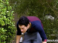 Bad, Braunhaarige, Schwanz, Würgen, Handjob, Muschi, Tätowierung, Nass