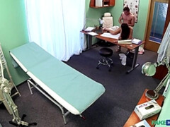 素人, イく瞬間, 医者, 顔射, なめる, オフィス, オマンコ, ユニフォーム