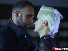 Grosser schwanz, Blondine, Schwanz, Hundestellung, Aufs gesicht abspritzen, Im freien, Realität, Kurzes haar