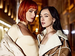 18 jahre, In den arsch, Grosser arsch, Grosser schwanz, Hundestellung, Frau frau mann, Jungendliche (18+), Titten