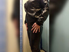 Spermaladung, Handjob, Riesenschwanz, Latex, Leder, Milf, Monster, Dürr