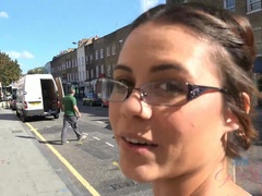 Grosse titten, Blasen, Füsse, Fussjob, Freundin, Brille, Absätze, Muschi