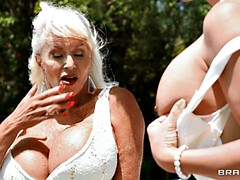 Gros seins, Mariée, Mamie, Embrassement, Léchez, Mère que j'aimerais baiser, Chatte, Jarretelles