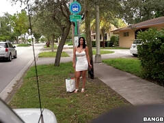 Bruinharig, Jurk, Moeder die ik wil neuken, Moeder, Buiten, Openbaar, Softcore pornografie