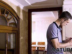 Brunette brune, Poilue, Hd, Mature, Chatte, Russe, Seins flasques, Belle mère