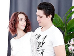 Morena, Estilo perrito, Pequeña, Afeitado, Cabello corto, Flaco, Adolescente, Tetas