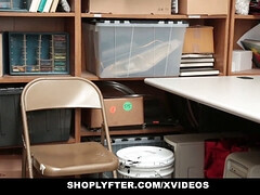 Brunette brune, Tir de sperme, En levrette, Hard, Hd, Bureau, Rasée, Adolescente