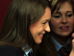 着衣女と全裸男