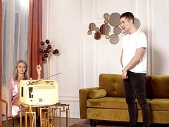 ブロンド, フェラチオ, チェコ, フェティッシュ, 下着, 熟年, 淫乱熟女, ストッキング