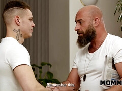 ブロンド, エロ熟女, 浮気する, 手コキする, Hd, 熟年, 母, 天然