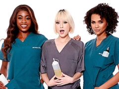 Vingeren, Interraciaal, Lesbisch, Likken, Kut duiken, Geschoren, Trio, Speelgoed