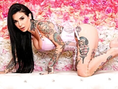 Amateur, Tetas grandes, Morena, Masturbación, Madres para coger, Solo, Estriptis, Tatuaje