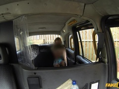 Voiture, Couple, Pieds, Fétiche, Branlette thaïlandaise, De plein air, Pov, Chatte