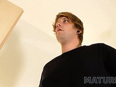 Cul, Sucer une bite, Brunette brune, Femme couguar, Mamie, Mature, Chatte, Jarretelles