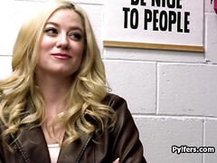 18 ans, Amateur, Blonde, Sucer une bite, Bâillonner, Bureau, Espionne, Adolescente