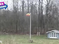 Geschnappt, Erstes mal, Lecken, Mann mann frau, Nackt, Muschi, Kurzes haar, Flotter dreier