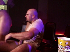 Amateur, Anal, Queue, Bâillonner, Seins naturels, Rasée, Jupe, Fessée