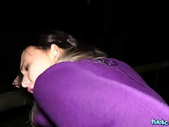 Amateur, Tir de sperme, En levrette, Doigter, Seins naturels, De plein air, Pov, Chatte