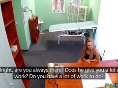 Blondine, Lesbisch, Lecken, Massage, Krankenschwester, Muschi, Uniform, Spanner