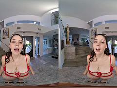 Ellie Nova Ends Up Cheating On Her BF After She Sent Her Nude Photos To The Wrong Number
