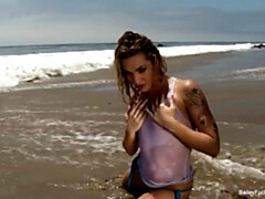 Пляж, Брюнетки, Натуральные, Натуральные сиськи, На природе, Крошечные, Дразнящие, Влажная