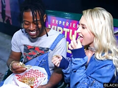 デカ尻, デカチン, デカパイ, イマラチオ, 手コキする, Hd, 異人種間, 淫乱熟女