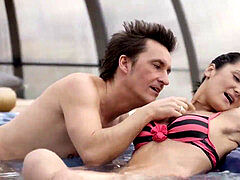 Bruinharig, Europees, Tieten likken