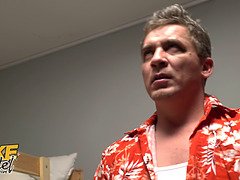 デカ尻, デカパイ, フェラチオ, 茶髪の, オーガズム, 馬乗り, ティーン, 三人