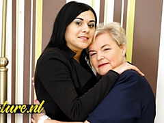 Arsch, Grosse titten, Oma, Riesig, Reif, Natürlichen titten, Muschi, Titten